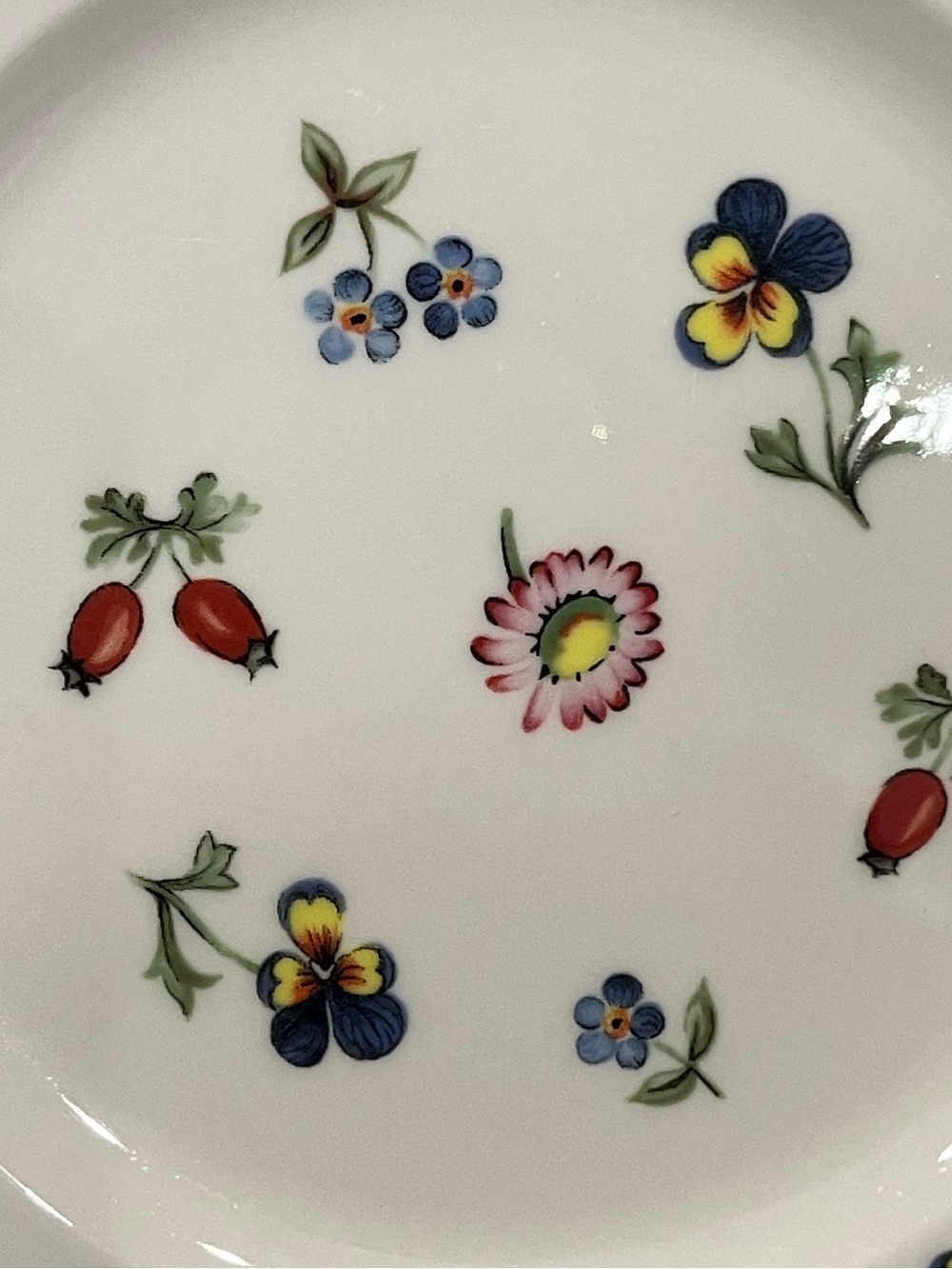 EUC Villeroy & Boch Petite Fleur Small Plates - Picture 9 of 9